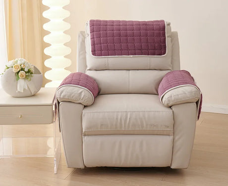 Pad antidérapant de protection pour fauteuil et canapé mauve de face
